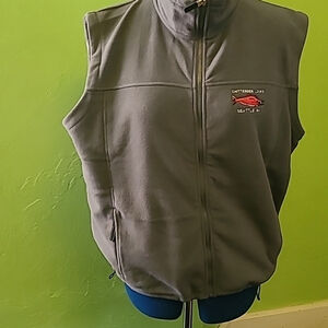 Polar quality sports wear. Dark gray mens fleece vest. Size Xl.(#1516).EC.